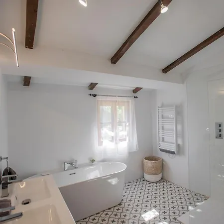 Le Pigeonnier De Villefloure Holiday home *